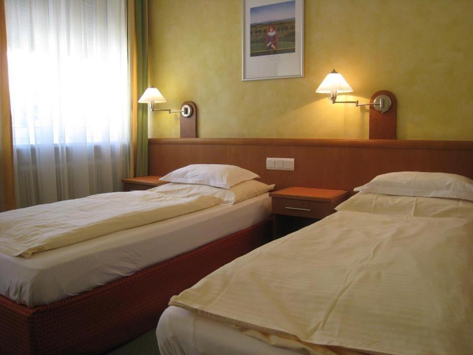 Landgasthof Hotel Muhr Gallbrunn Buitenkant foto