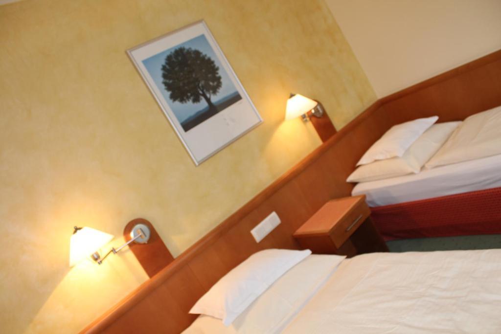 Landgasthof Hotel Muhr Gallbrunn Buitenkant foto
